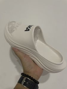 HOKA ONE ONE ONE ORA รองเท้าแตะผู้ชายรองเท้าแตะชายหาดกลางแจ้งอเนกประสงค์ดีไซน์โค้ง