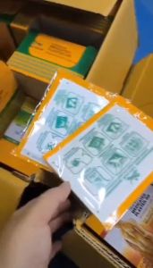 แผ่นแปะแก้ปวด ตราเสือ 1ซองข้างในมี2แผ่น 1กล่องมี24ซอง มี2สูตร 2ขนาดให้เลือก สินค้ามีพร้อมส่งหมดอายุ 6/6/2026