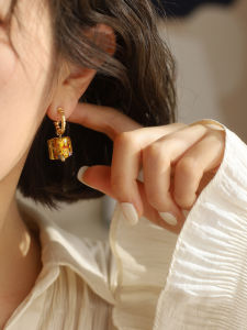 Unique Caramel Ice Block Asymmetric Original Artistic Spring Summer French Style Sensation Earrings Fashionable Unusual Hoops