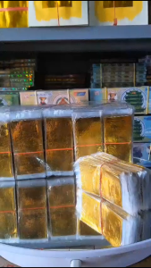 100 Miếng Vàng Lá 9999 Trong Thờ Cúng
