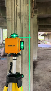 KEELAT 16-Line Laser Level with Auto-Leveling and Green Light  360-Degree Adjustable Automatic Measurement Tool Kit with Remote Control and App Control Laser Level