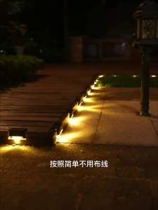 โคมไฟโซล่าเซลล์ ติดรั้ว ติดบันไดหน้าบ้าน ไฟเหลือง เพิ่มความสวยงาม กันฝน ไฟติดบันได Solar light