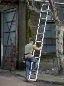 Foldable Extending Aluminum Household Ladder