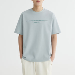 เสื้อยืดแขนสั้นผ้าไหมน้ำแข็งแห้งเร็วสำหรับผู้ชาย ฤดูร้อน 2025 ทรงหลวม บาง ระบายอากาศได้ดี พิมพ์ลาย เสื้อยืดคอตตอนผสม