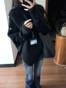 เสื้อสเวตเตอร์ถักคอสูงสีดำไม่สมมาตร ทรงหลวม สไตล์ญี่ปุ่น แฟชั่นฤดูใบไม้ร่วง/ฤดูหนาว เสื้อผ้าทำงานสำหรับผู้หญิง