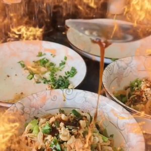 1 ขวด ซอสก๋วยเตี๋ยวแห้ง เผ็ด 1 ราคาพิเศษ โปรติดใจคู่รัก โอชะ สำเร็จรูป ทำกินเองง่าย อร่อย ไม่ต้องปรุง