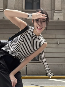 เสื้อเชิ้ตแขนกุดลายทางสไตล์ฝรั่งเศสสำหรับผู้หญิง ทรงหลวมสบายๆ ฤดูร้อน 2025 คอตั้ง ปกติ