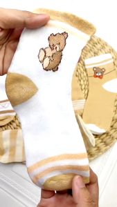 Kaos Kaki Panjang Pria Wanita Kode Motif Bear Cream Setinggi Betis Kaus Kaki Tinggi 3 Beruang Cream Fashion Ankle Socks Korean Model Cute Style PST