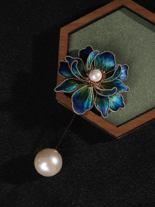 Lotus Leaf Pin Brooch Traditional Chinese Design Feifei Embroidery Small Niche Feifei Brooch Fashionable Plant Floral Jewelry for Women