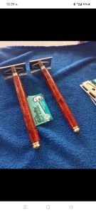 ด้ามมีดโกนไม้ปุ่มประดู่ก้นใส่ทองเหลือง