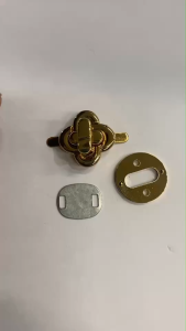 ลูกบิดกระเป๋าลายดอกไม้ ิba0036g สีทอง 1 แพ็ค บรรจุ 2 ชิ้น