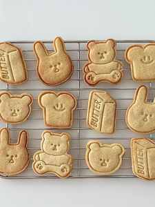 Korean Style Cute Cartoon Animal Biscuit Baker Tools Bear Rabbit 3D Bread Toast Cookie Baking Utensils Home Kitchen Tools