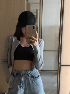 เสื้อผ้าถักแขนยาวแบบสั้นสีเทาเสื้อท่อนบนผู้หญิงเสื้อคาร์ดิแกนตัวเล็กเข้ารูปแบบบางใส่ด้านนอกใส่ในห้องแอร์สำหรับคนตัวเล็กเสื้อคลุม