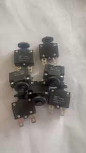 Công Tắc Cầu Chì relay tự ngắt chống cháy chập. Rơ le tự ngắt tải 10A cho máy bơm máy rửa xe