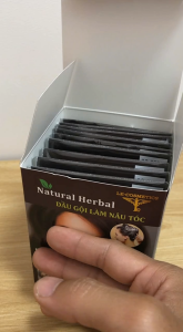 Gội là đen Natural Herbal Le-Cosmetics - Dầu gội phủ bạc - Dầu gội nhuộm tóc đen  -Hộp 10 gói