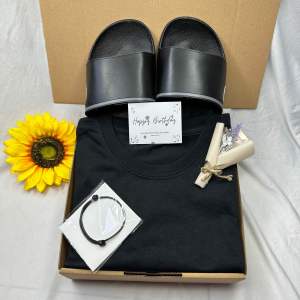 Giftbox kado hampers cowok kaos sandal murah kado ultah kado anniversary kado wisuda black edition