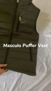 Masculo Rompi Puffer Hoodie Pria Motor Anti Angin Water Repellent Premium\\n\\n Apa Itu Pakaian Motor Premium?\\n\\nPakaian motor premium adalah pakaian berkualitas tinggi yang dirancang khusus untuk pengendara motor. Dibuat dengan bahan berkualitas tinggi, desain stylish dan nyaman, serta fitur tambahan seperti perlindungan dari angin dan air, pakaian motor premium menawarkan kenyamanan dan perlindungan maksimal bagi pengendara motor.\\n\\n Kelebihan Bahan Berkualitas Tinggi\\n\\nBahan berkualitas tinggi adalah salah satu keunggulan utama dari pakaian motor premium. Bahan ini dirancang untuk memberikan perlindungan optimal terhadap cuaca buruk dan kecelakaan, sementara tetap nyaman dipakai. Selain itu, bahan berkualitas tinggi juga tahan lama dan lebih awet dibandingkan dengan bahan biasa.\\n\\n Desain Stylish dan Nyaman\\n\\nPakaian motor premium tidak hanya fokus pada fungsi, tetapi juga desain. Desain stylish dan nyaman membuat pakaian motor premium terlihat menarik dan elegan, sementara tetap memberikan kenyamanan maksimal bagi pengendara motor.\\n\\n Manfaat Menggunakan Rompi Puffer Hoodie Pria\\n\\nRompi Puffer Hoodie Pria adalah salah satu jenis pakaian motor premium yang populer di kalangan pengendara motor. Berikut ini adalah beberapa manfaat menggunakan rompi puffer hoodie pria:\\n\\n Perlindungan dari Angin & Air\\n\\nRompi Puffer Hoodie Pria dirancang dengan fitur anti angin water repellent, yang memberikan perlindungan optimal terhadap cuaca buruk seperti hujan dan angin kencang. Fitur ini membuat rompi puffer hoodie pria menjadi pilihan yang tepat bagi pengendara motor yang sering berkendara di cuaca buruk.\\n\\n Kelebihan Desain Stylish dan Nyaman\\n\\nRompi Puffer Hoodie Pria dirancang dengan desain stylish dan nyaman, yang membuatnya terlihat menarik dan elegan. Selain itu, rompi puffer hoodie pria juga sangat nyaman dipakai, bahkan saat berkendara dalam waktu lama.\\n\\n Cara Memilih Rompi Puffer Hoodie Pria yang Tepat\\n\\nMemilih rompi puffer hoodie pria yang tepat bukanlah hal yang mudah. Berikut ini adalah beberapa tips yang dapat membantu Anda memilih rompi puffer hoodie pria yang tepat:\\n\\n Pertimbangkan Kualitas Bahan\\n\\nKualitas bahan adalah salah satu faktor terpenting yang harus diperhatikan saat memilih rompi puffer hoodie pria. Pastikan rompi puffer hoodie pria yang Anda pilih dibuat dengan bahan berkualitas tinggi, yang tahan lama dan memberikan perlindungan optimal terhadap cuaca buruk.\\n\\n Fokus pada Desain Stylish dan Nyaman\\n\\nDesain stylish dan nyaman adalah dua faktor penting lainnya yang harus diperhatikan saat memilih rompi puffer hoodie pria. Pastikan rompi puffer hoodie pria yang Anda pilih memiliki desain yang menarik dan elegan, serta nyaman dipakai, bahkan saat berkendara dalam waktu lama.\\n\\n Kesimpulan & Rekomendasi\\n\\nRompi Puffer Hoodie Pria adalah pilihan yang tepat bagi pengendara motor yang mencari pakaian motor premium yang menawarkan perlindungan optimal terhadap cuaca buruk, sementara tetap menarik dan elegan. Saat memilih rompi puffer hoodie pria, pastikan Anda mempertimbangkan kualitas bahan dan desain stylish dan nyaman.\n}