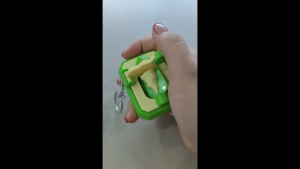 趣味萝卜解压玩具钥匙扣卡通学生创意情侣闺蜜包包挂饰挂件配饰Fun Radish Stress-relieving Toy Keychain - Cartoon Design for Students Creative Couple Best Friends Bag Hanger Decorative Pendant Accessory