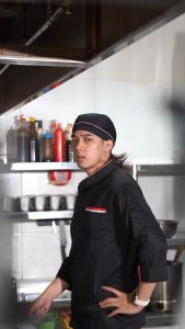 Kemeja Koki Chef Barber Lengan Panjang Uniform Chef Jacket Hotel & Resto Hitam