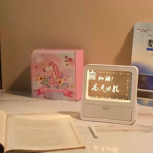 [คุณสมบัติ]กระดานข้อความ USB ไฟวันหยุดพร้อมปากกาลบได้ ไฟกลางคืนสําหรับเด็กโคมไฟเขียนกระดานโน้ตไฟกลางคืน Led สร้างสรรค์แผ