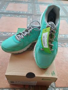 SEPATU WANITA RUNING LEGAS