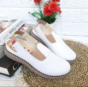 SENDAL SEPATU WANITA / SEPATU WANITA / SENDAL SLOP WANITA KICKERS / Sandals women shoes/lady shoes/women sandals slop ladies Ros 9