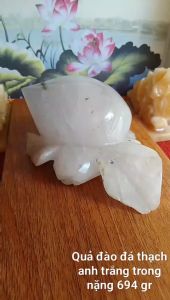 Quả Đào Đá Phong Thủy Thach Anh Trắng Trong Ưu Linh Tự Nhiên