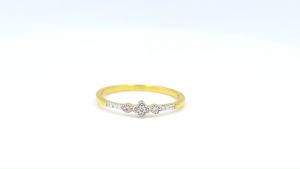 Happy Jewelry แหวนใบโคลเวอร์ 4 แฉก บ่าข้าง ทองแท้ 9k 37.5% เพชรเกสร แผ่น 4 แฉก