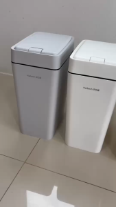 ถังขยะในบ้าน ถังขยะปุ่มกดฝาป๊อปอัพ ถังขยะมินิมอล ถังขยะพลาสติกเกรดPP ขนาด 10L. ( มี 4 สี สีขาว / สีเขียว / สีเทา / สีครีม ) สีสวย ทนทาน แข็งแรง สไตล์มินิมอล