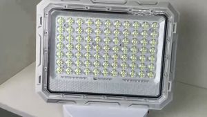 Lampu tenaga surya solar panel sepanjang tahun Kontrol Cahaya Cerdas tahan air IP67 0 Biaya listrik
