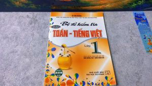 Sách Tham Khảo - Bộ Đề Kiểm Tra Toán - Tiếng Việt Lớp 1 (Theo Chương Trình Tiểu Học Mới Định Hướng Phát Triển Năng Lực) - Newshop
