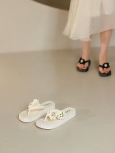 รองเท้าแตะ Flip Flop Ladies ฤดูร้อนสวมใส่สวมใส่รองเท้าแตะป้องกันการลื่นไถลรองเท้าชายหาดผู้หญิง