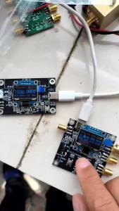 ADF4351 SI5351 RF Signal Generator 2.5K-4400MHz Sweep Frequency Clock Signal Source for Walkie-Talkie SDR Radio Frequency METER
