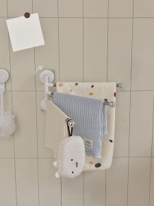 Rotatable Bath Towel Rack Suction Cup Wall Mounted Foldable Bathroom Storage Shelf Plastic No Drilling Required Towel Bar