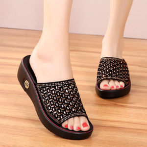 Dép Đế Mềm Chống Trượt Thời Trang Cho Mẹ Đi Ngoài Trời Mùa Hè Cho Phụ Nữ Trung Niên Và Cao Tuổi