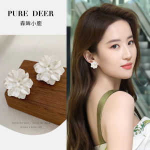 White Camellia Earrings Womens Luxury Minimalist Design High-End Feelings No Piercing Clip-On Ear Jewelry Fashion Accessories