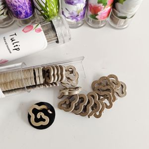 40 Wooden Aromatherapy Incense Sticks Lavender Fragrance Suitable for Yoga Meditation Home Hotel Spa Office Air Purification Relaxation Decompression Holiday Gift - Without Feathers Suitable for Christmas Halloween Easter Guangming Festiv...