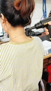 Máy Massage Cầm Tay Mini Đầu Nhôm 4 Đầu 6 Chế Độ Cao Cấp