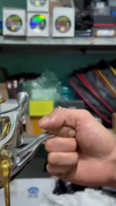 MÁY CHUYÊN CÂU LURE PHUN KIM LOẠI REEL SKING XT TẢI CÁ 8 - 12 CÂN THÍCH HỢP CÂU NƯỚC MẶN - NGỌT