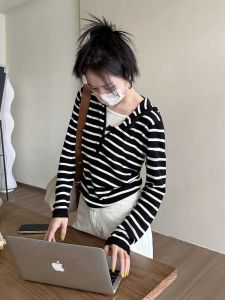 เสื้อสเวตเตอร์มีฮู้ดถักแขนยาวสำหรับผู้หญิง เสื้อชั้นในลายทาง ทรงหลวม สไตล์เกาหลี ฤดูใบไม้ผลิ 2025 เสื้อตัวบน