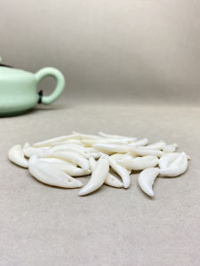 สร้อยข้อมือทำจากฟันสุนัขสีดำธรรมชาติแท้ ทำมือ ของเล่นติดกระเป๋าสำหรับเด็ก เครื่องประดับแฟชั่นสำหรับเด็กชายและเด็กหญิง