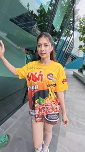 เสื้อพิมพ์ลายเต็มตัว มาม่าหมูสับ งานจริง สวย สีสด คมชัด ผ้ากีฬาหนา 145g สีสด สวย งานคม  นุ่ม ลื่น