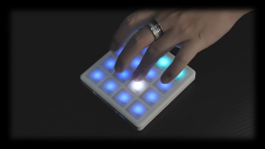 M-VAVE SMC-PAD Pocket Túi bộ điều khiển MIDI đệm trống bluetooth không dây Bàn phím MIDI 16 tấn công Pad vận tốc nhạy cảm lưu ý lặp lại nút cấp đầy đủ đèn nền RGB di động
