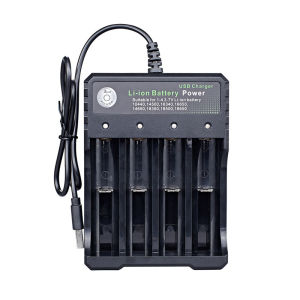 Sạc Pin Tự ngắt và có đèn báo khi đầy BMAX 4 Khe cao cấp dùng cho pin 18650