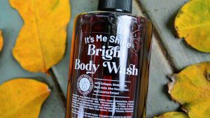ITS ME SHINE Bright Body Wash| Sabun Mandi Cair Mencerahkan Kulit dan Melembabkan kulit | Shower Gel