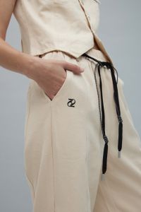 Twotwice - TW LOGO Loose Jeans - กางเกงขายาวทรงตรง ปักโลโก้ด้านข้าง เชือกผูกสีดำสามารถถอดออกได้