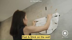 On-Time wall clock นาฬิกาไม่เจาะผนัง v2m ดำล้วน ขนาดติดตั้ง 56 Cm. นาฬิการางวัลออกแบบ