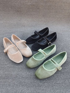 Retro Style Flat Bottom Shoes Pure Color Small Square Head Velvet Buckle Womens Shoes New Model Autumn Shoes Fashionable Flats