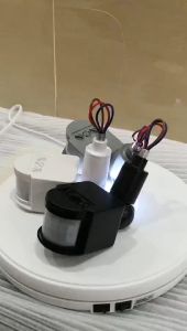 【AC110-240V】Sensor Gerak Inframerah/Saklar Otomatis Sensor Cahaya/Saklar Lampu Otomatis Sensor Gerak