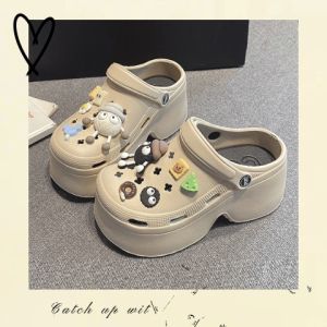 LHSunday สินค้าเข้าใหม่ขอแนะนำ รองเท้าเสริมส้นแฟชั่น งานหัวโตทรงฮิต ส้นนอกสูง 3 นิ้ว ใส่จริง 2.5 นิ้ว งานกระชับเท้า สวมใส่สบาย ดีไซน์ดี ตัวรองเท้าออกแบบมาให้สวมใส่ได้ง่าย ใส่ได้กับทุกโอกาส ใครสนใจ สั่งเข้ามาได้เลย